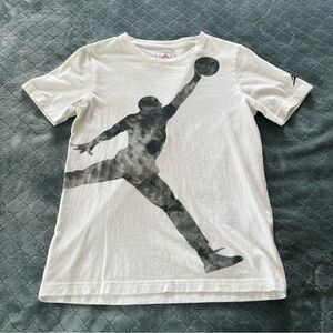 Boy's Jordan White and Black Short Sleeve Tee‎ L
